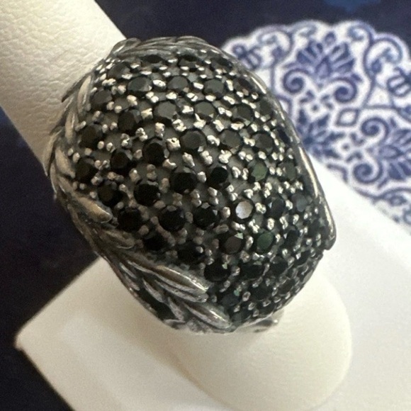 Vivienne Westwood Skull Ring - Picture 4 of 7